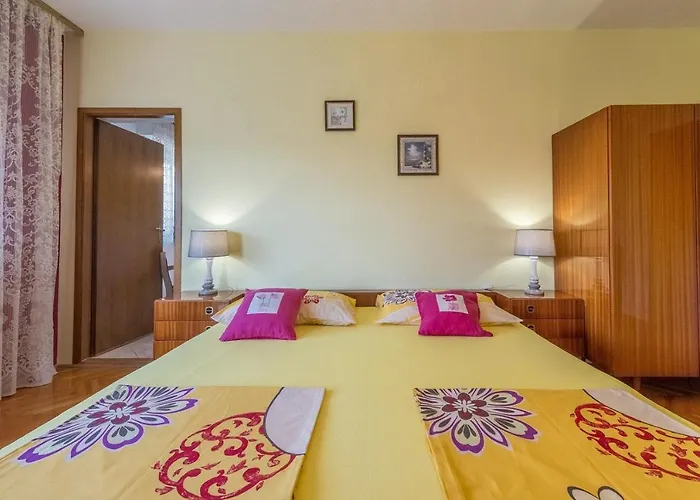 Kostovic 3* Vinišće