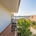 Kostovic 3* Vinišće