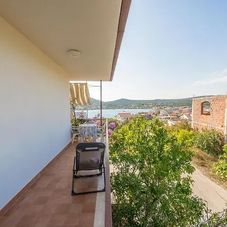 Kostovic 3* Vinišće