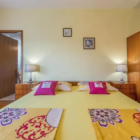Kostovic 3* Vinišće